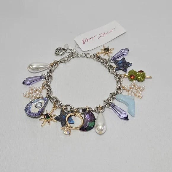 Betsey Johnson Charm Bracelet #959 - Picture 3 of 16